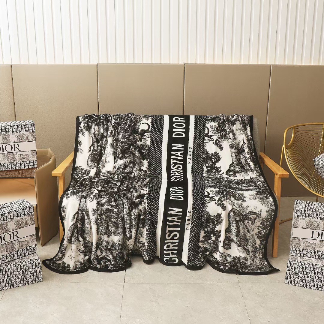 00026# Flannel blanket luxury brand blanket office cover blanket nap blanket gift set