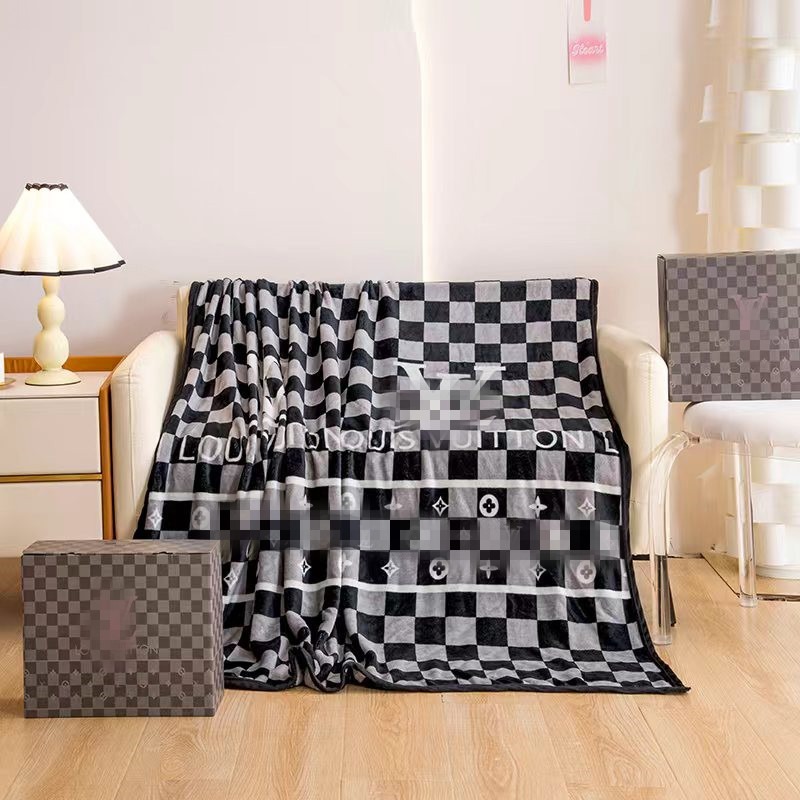 00026# Flannel blanket luxury brand blanket office cover blanket nap blanket gift set