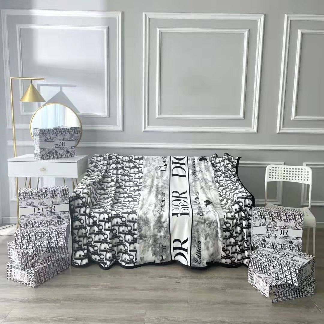Flannel blanket luxury brand blanket office cover blanket nap blanket gift set