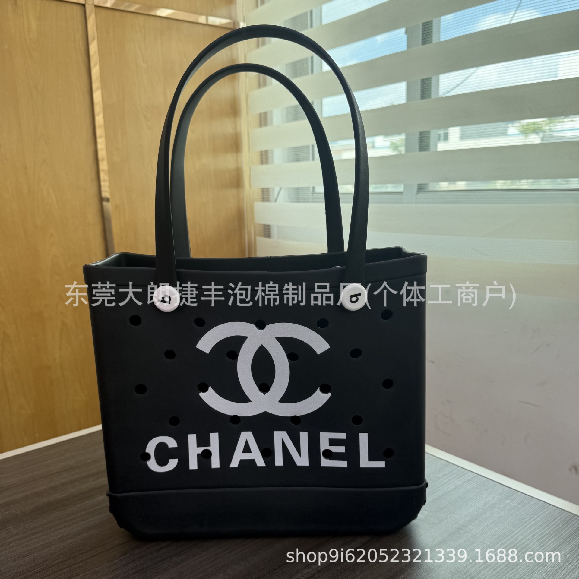 Cross-border hot print Eva beach bag travel storage swimming outdoor hole cave bag pet basket handbag