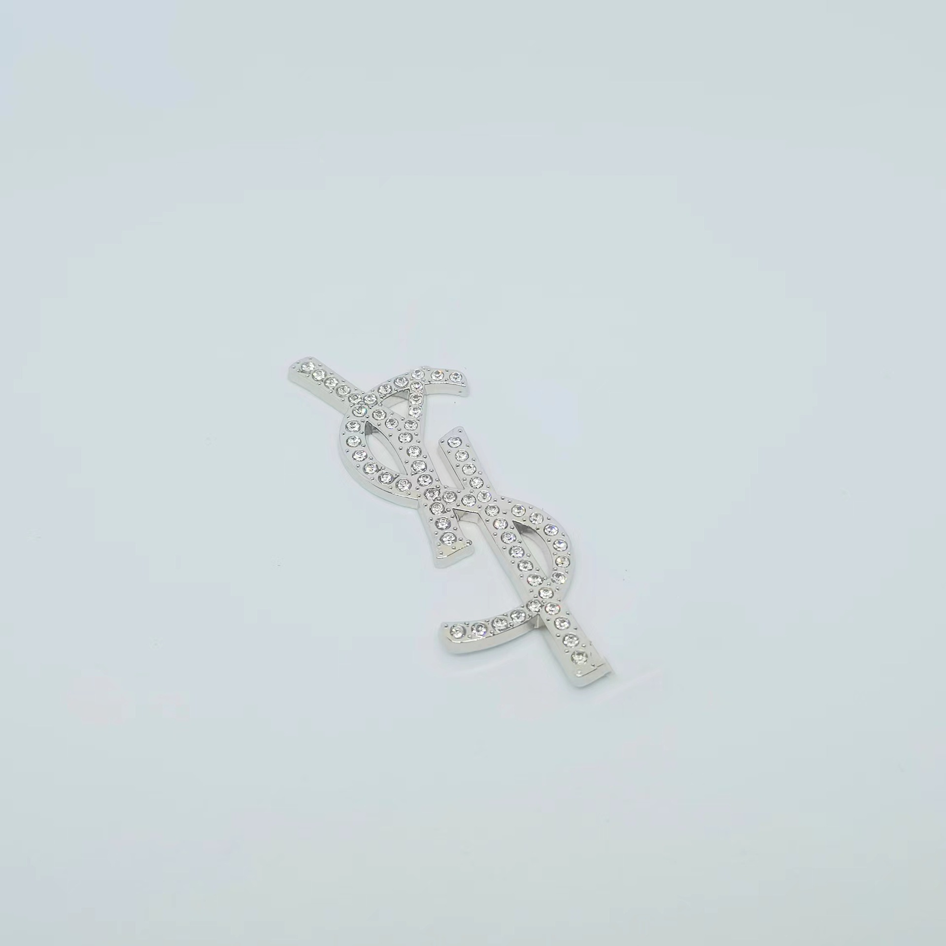 YSL Large size clothing luggage hair accessories high-grade hanging plating and diamond-set technology 74*38MM