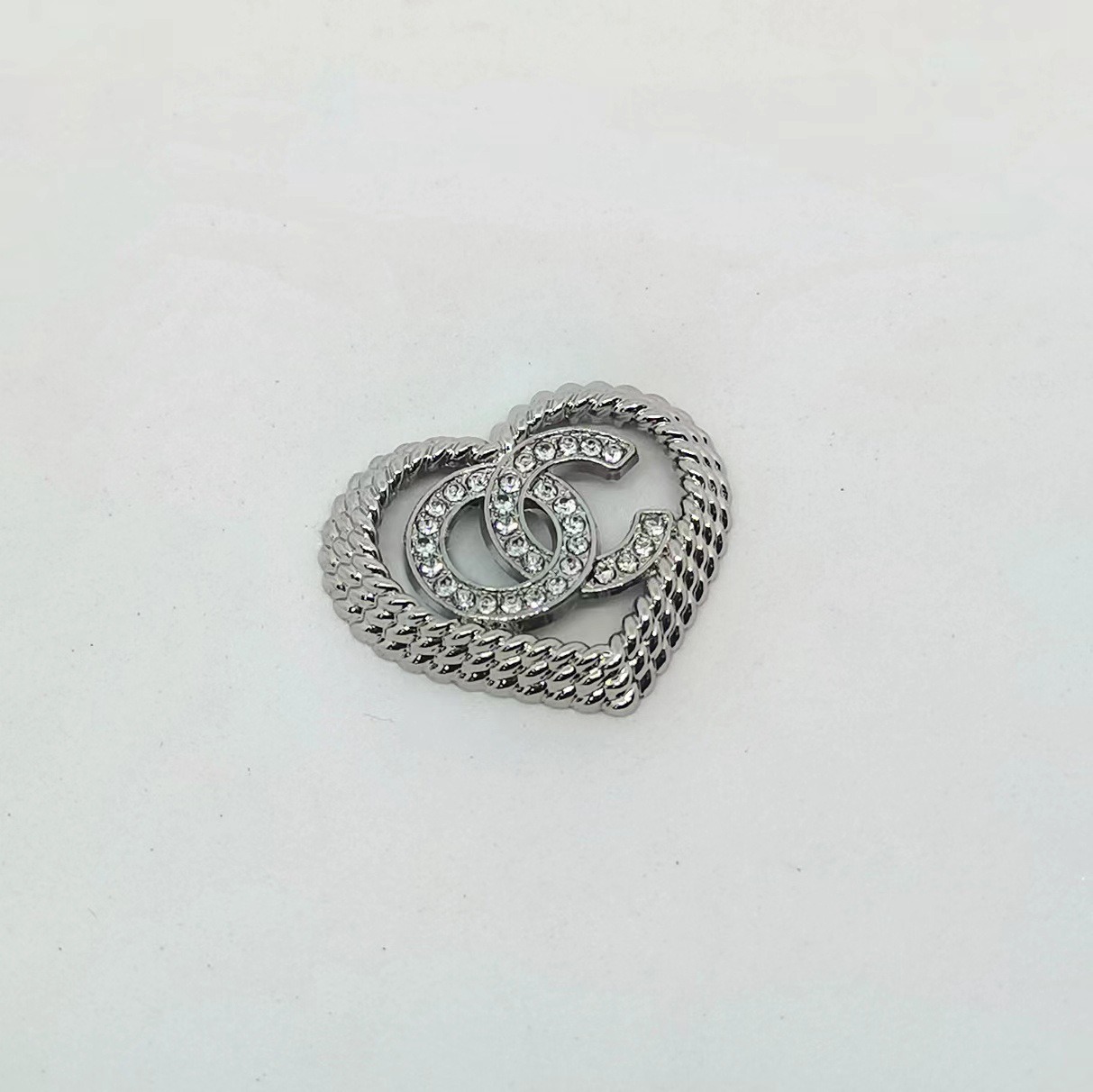 CHANEL Diamond-set hair accessories hairpin hairband hairband mobile phone case accessories multi-color fashion pendant 30*26MM
