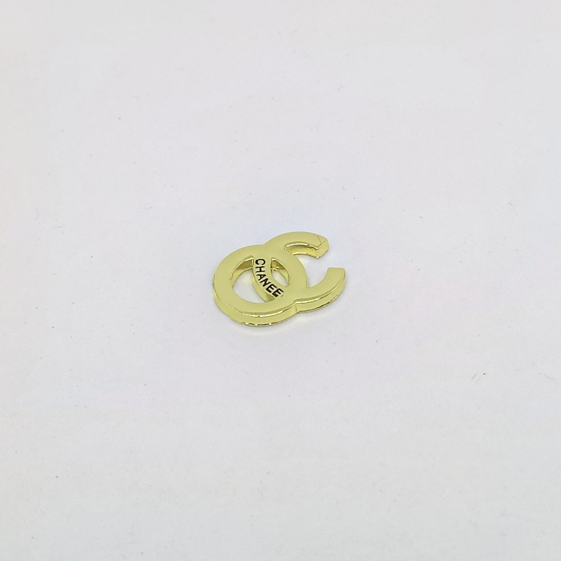 CHANEL Small versatile multi-color metal electroplated paint patch clothing hair accessories hairpins mobile phone case accessories 15*12