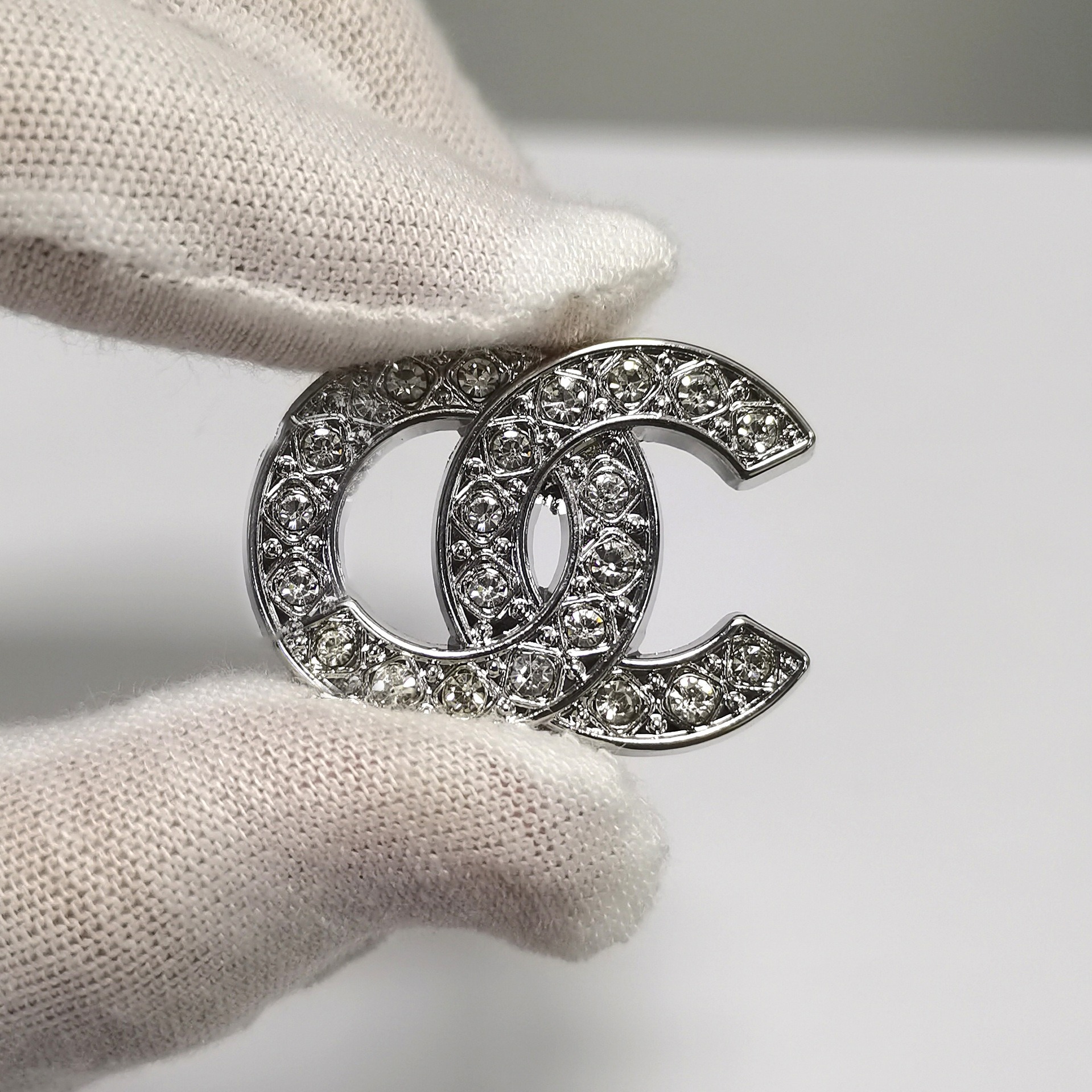 Chanel Diamond-set high-grade hardware, all-match super texture, clothing, bags, hair accessories, hair clips, hair bands, hair bands.30*23MM