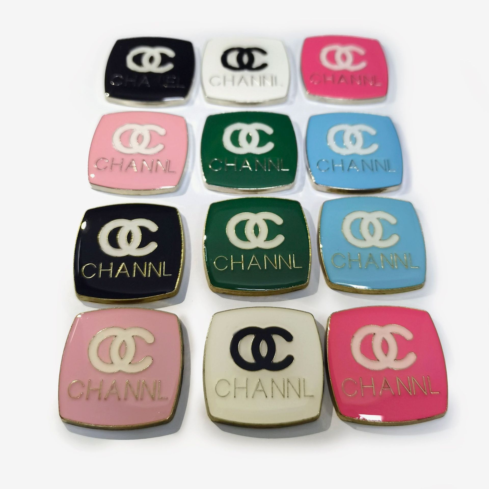Chanel Square metal hanging dripping oil small fragrance fragrance granny versatile hair accessories shoes clothing luggage accessories 30*30MM