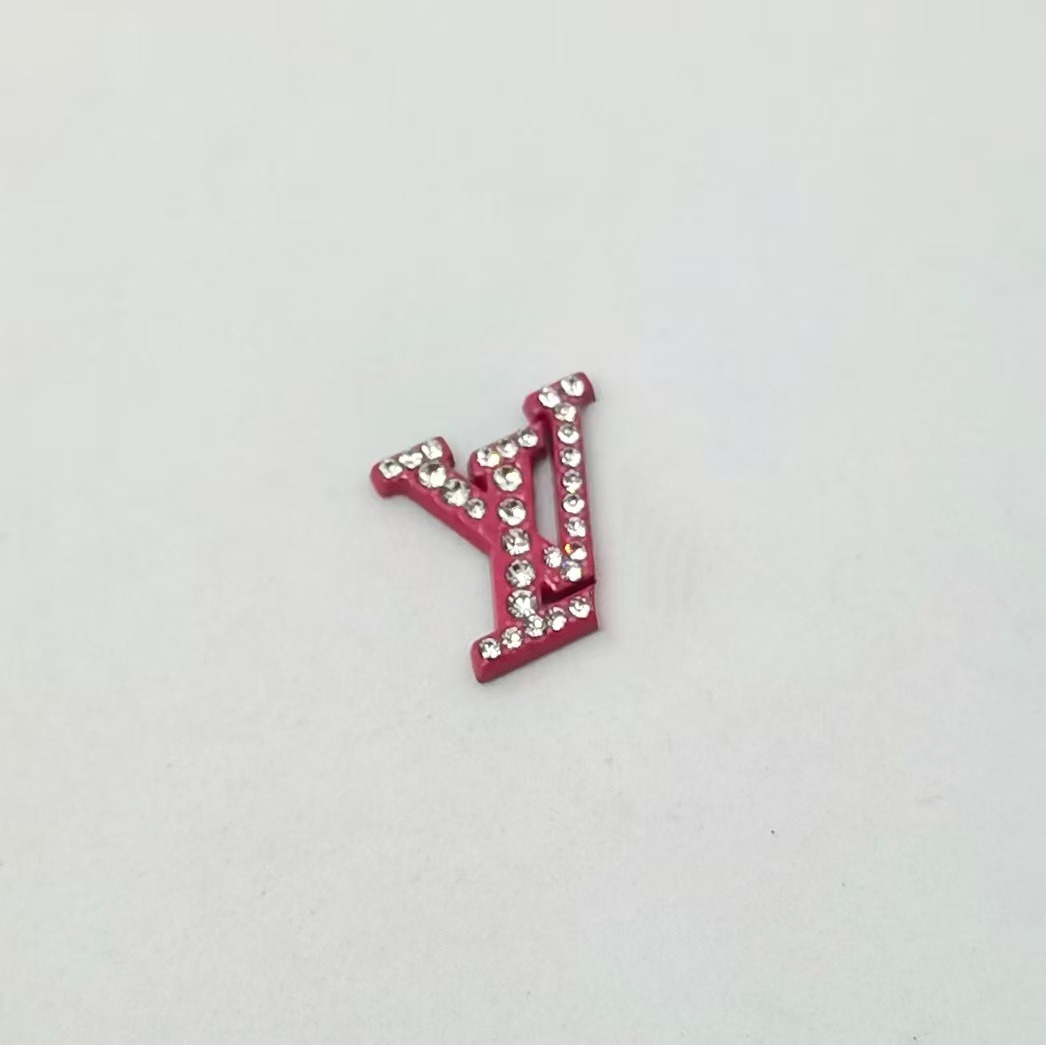 Diamonds set in rose red 12MM