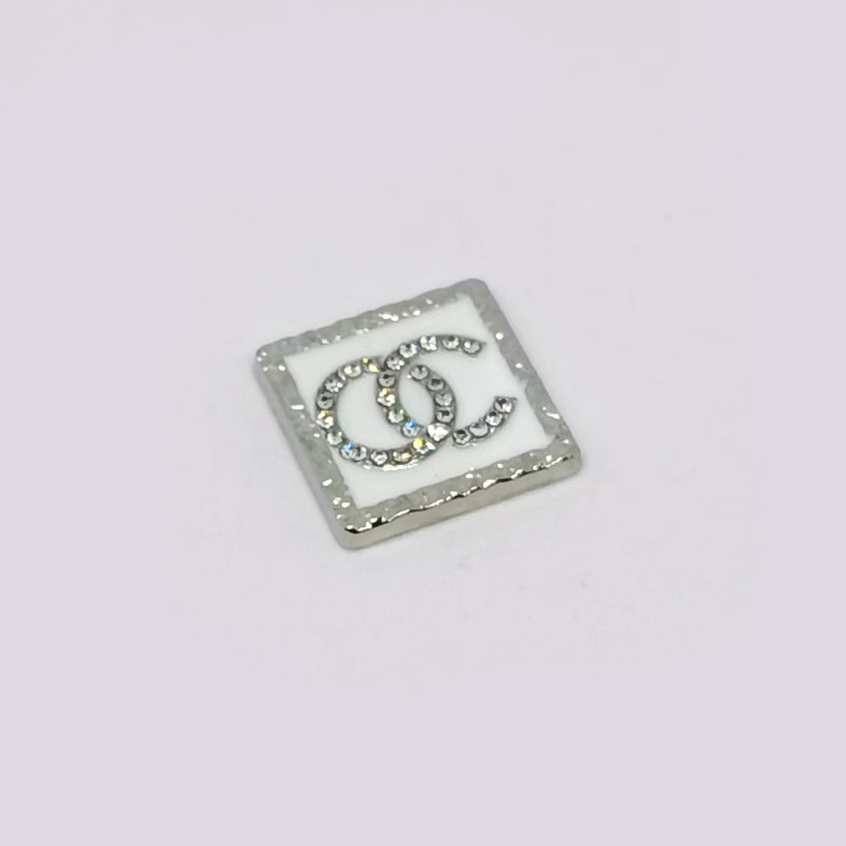 Silver Edge+White with stroke
