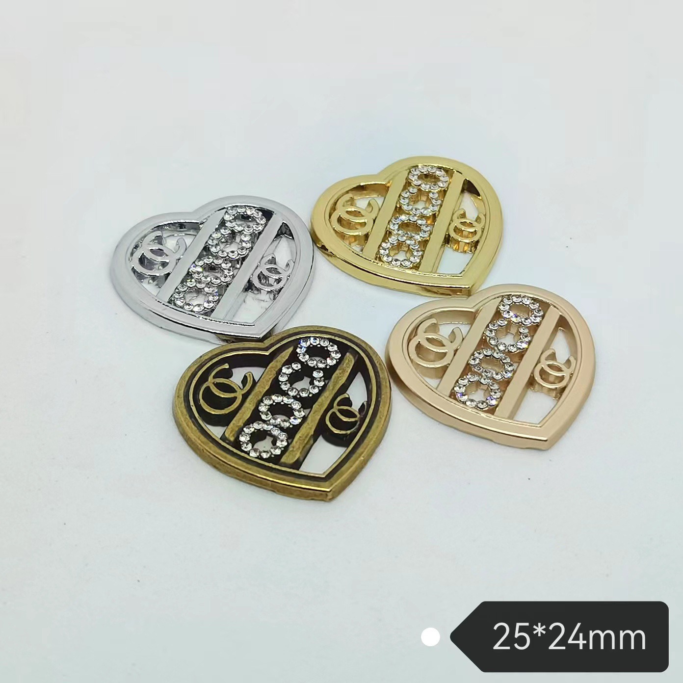 chanel Metal Diamond Heart Alloy Heart Versatile Clothing Hair Accessories Hairpin Hairpin Cell Phone Case Pendant 25*24MM