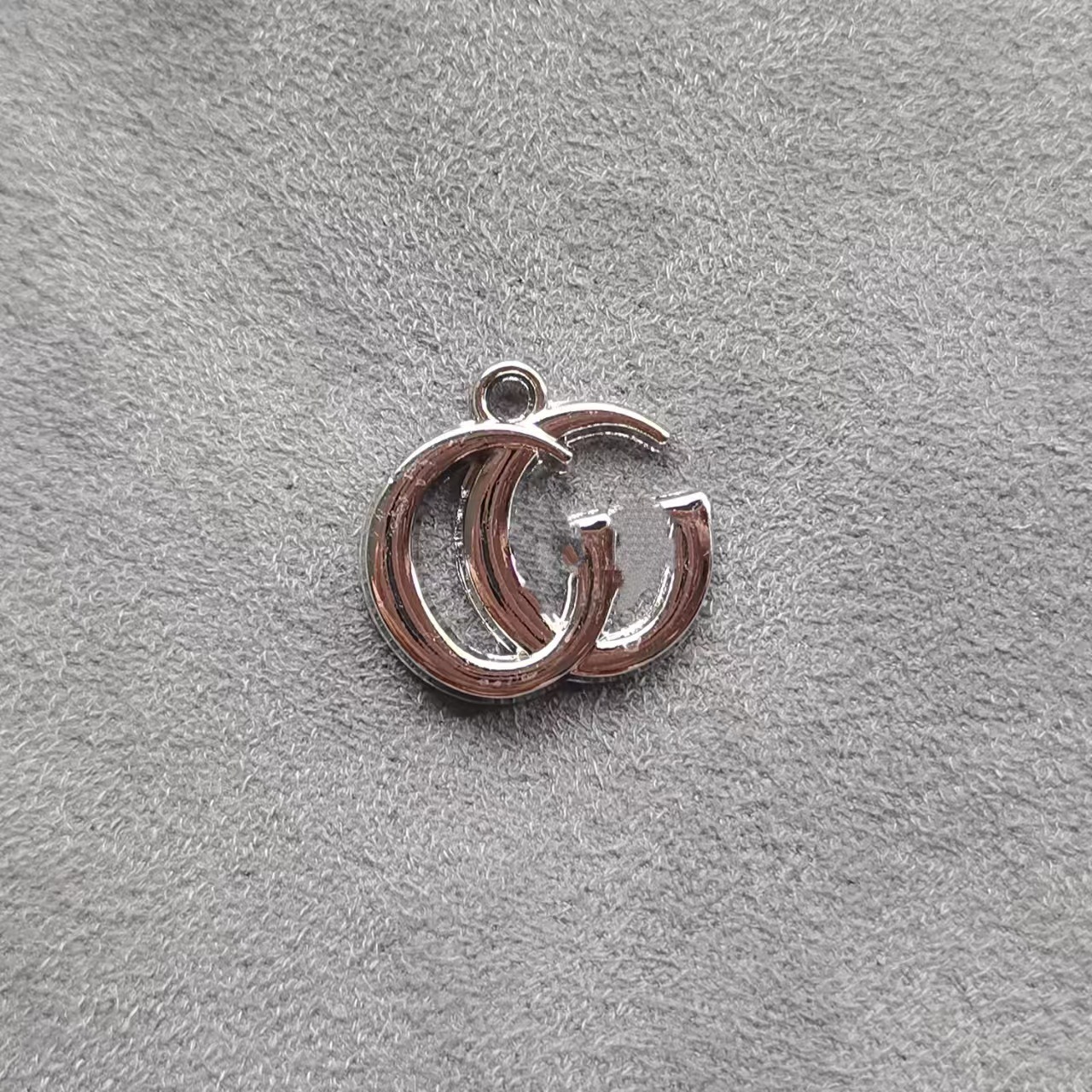 gucci Simple Trendy Classic All-Match Hair Accessories Cell Phone Chain Pendant 18*17MM