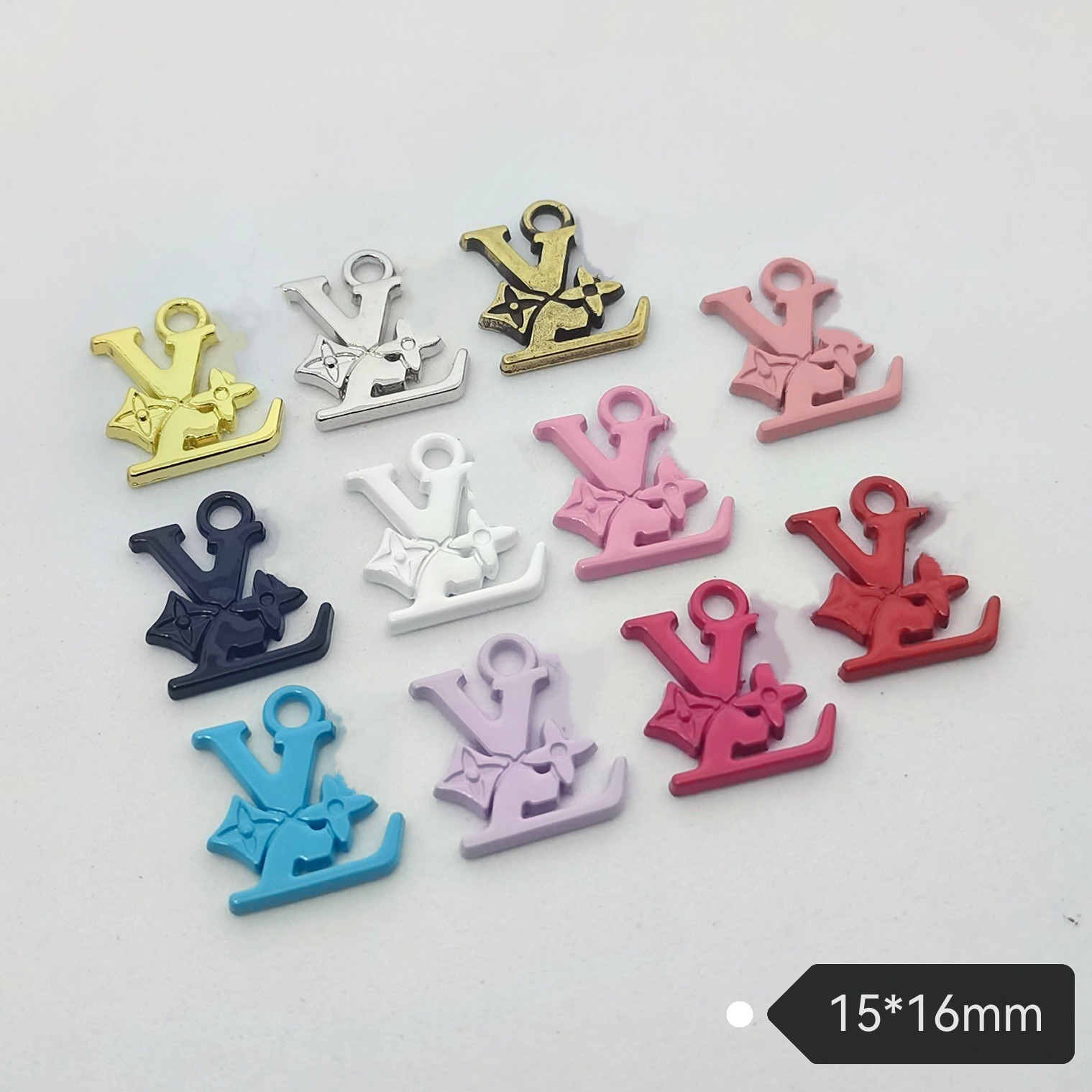 LV Metal electroplating paint simple versatile clothing hair accessories pendant mobile phone case chain accessories 15*16MM