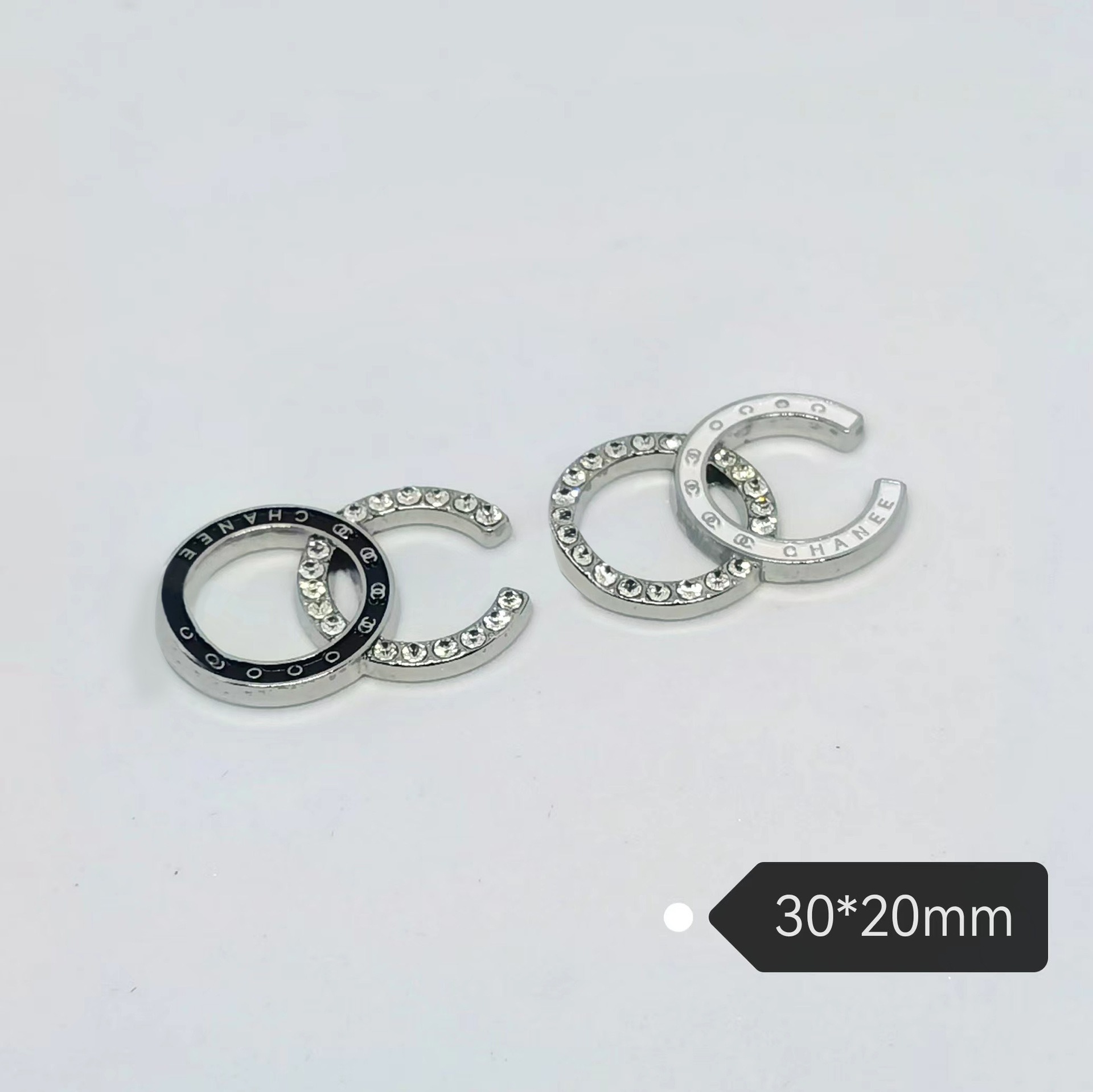 Chanel Simple unilateral diamond black and white classic all-match fashion clothing hair accessories mobile phone case accessories 30*20CM