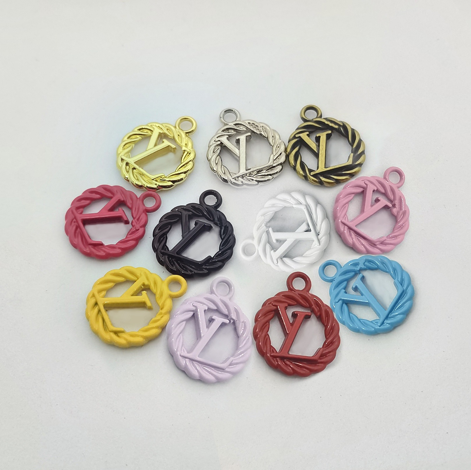 LV Metal electroplating paint simple versatile clothing hair accessories pendant mobile phone case chain accessories 16MM