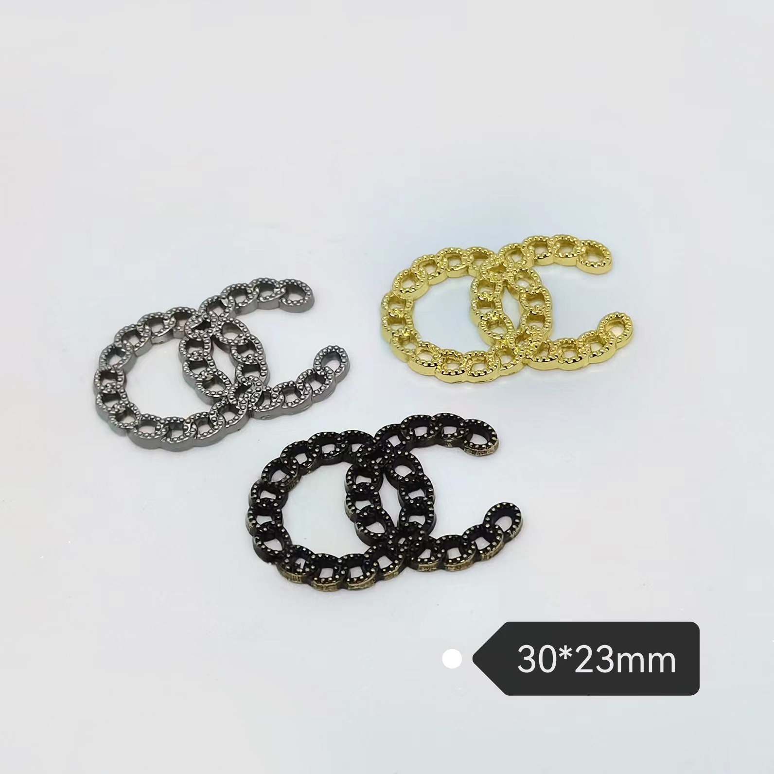Chanel Trendy Simple Chain Metal Hanging Clothing Hair Accessories Cell Phone Case Accessories 30*23MM