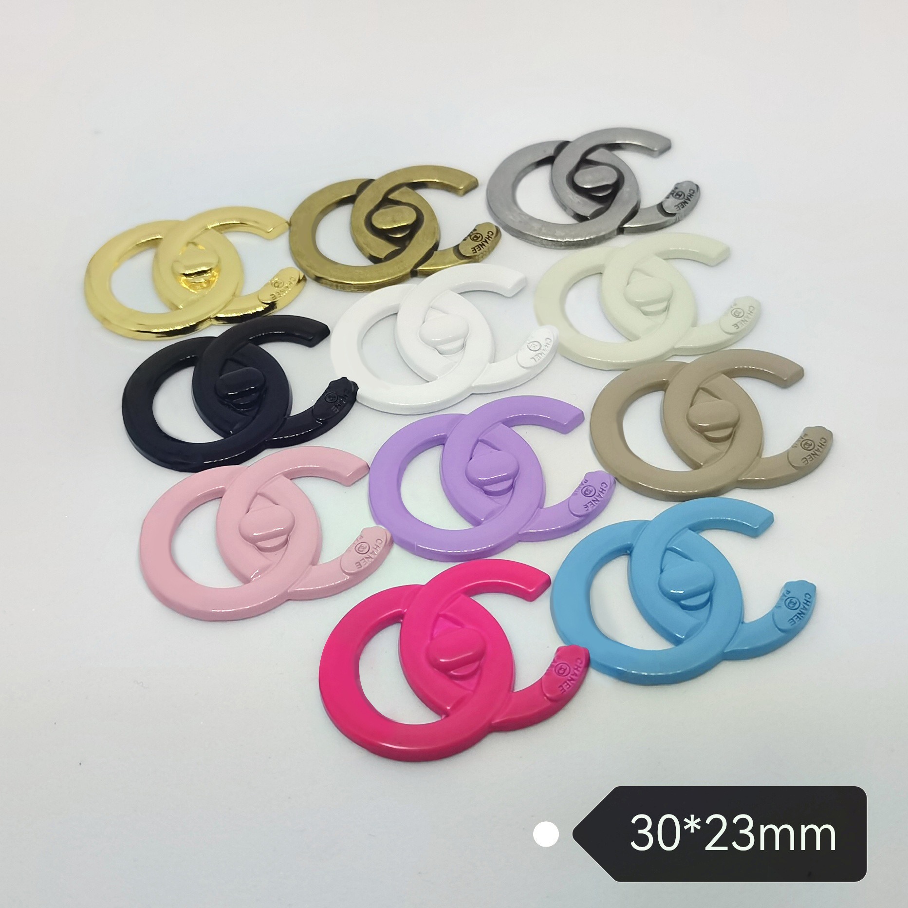 Chanel High-grade metal plated lacquered clothing with locks Hair accessories Hair clips Hair band accessories 30*23MM