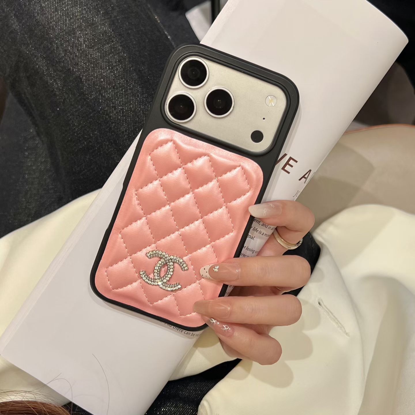 Chanel large-hole stitching diamond pattern iphone case