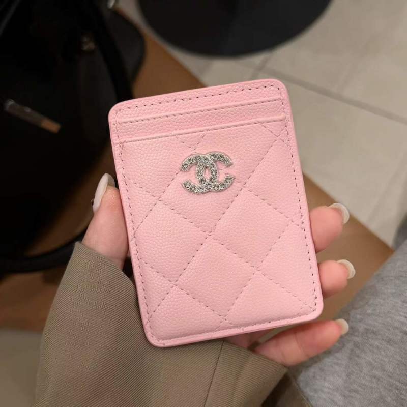 Chanel • CHANEL diamond logo magnetic cardholder