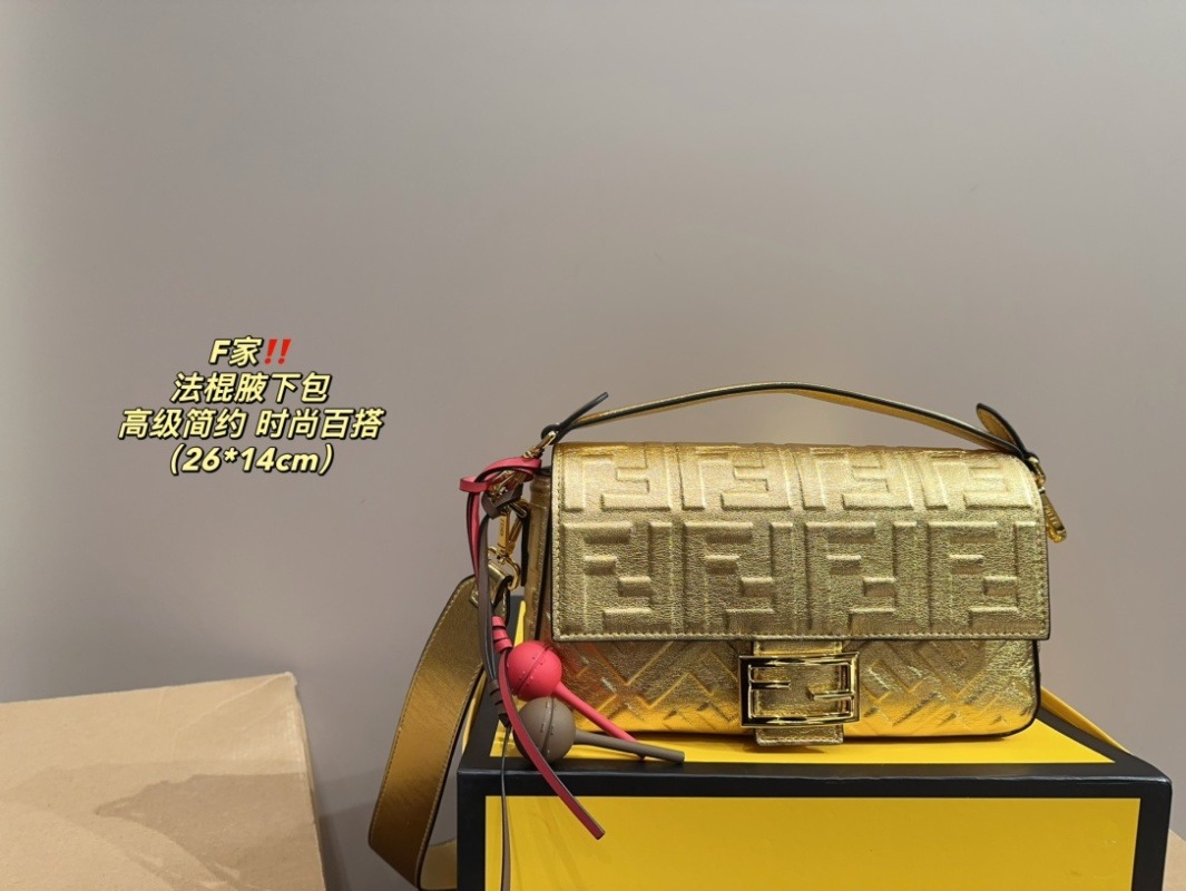 fendi With folding box⚠️Dimensions 26.14
