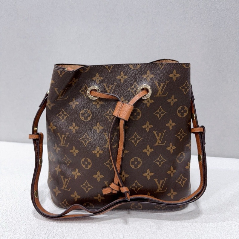 5811# Louis Vuitton NeoNoe