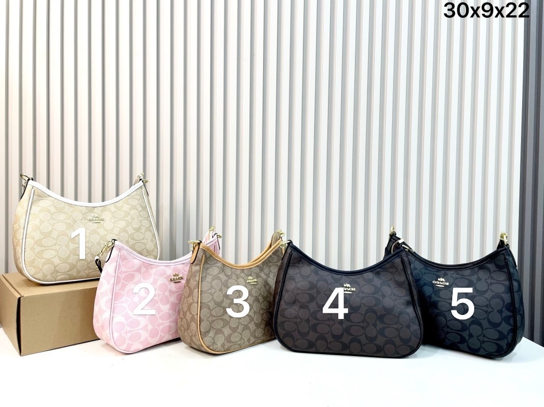 869 Coach Cary Shoulder Bag