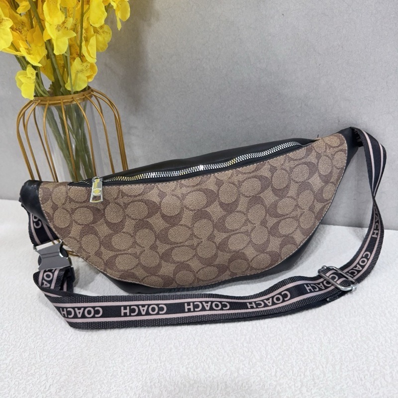 306# Coach Large Signature Waist Bag