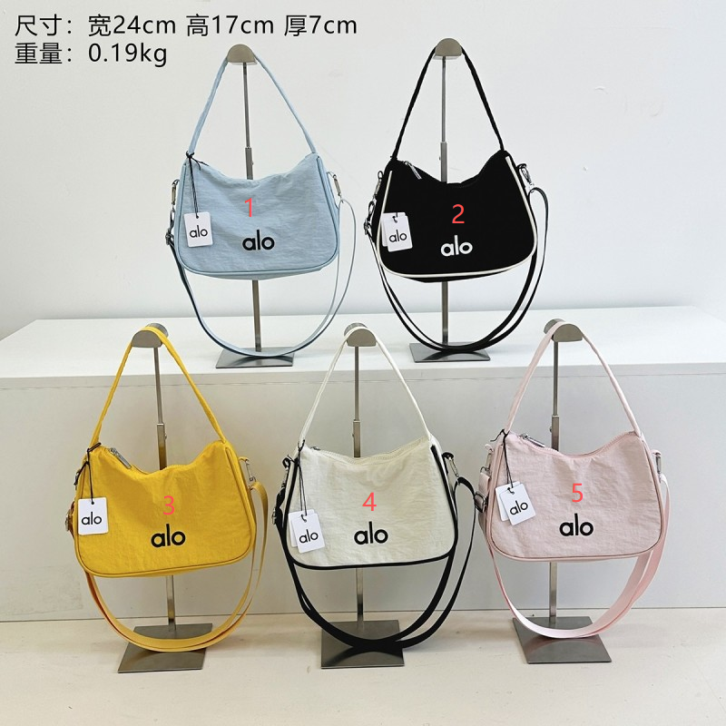 alo Best-selling underarm bag