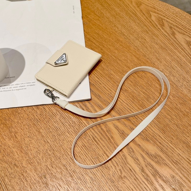 Prada's new lychee pattern clamshell wallet, the same style as the official website