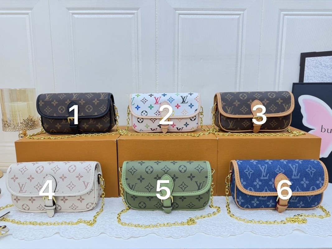 1829#Fold‑over Chain Saddle Crossbody Bag