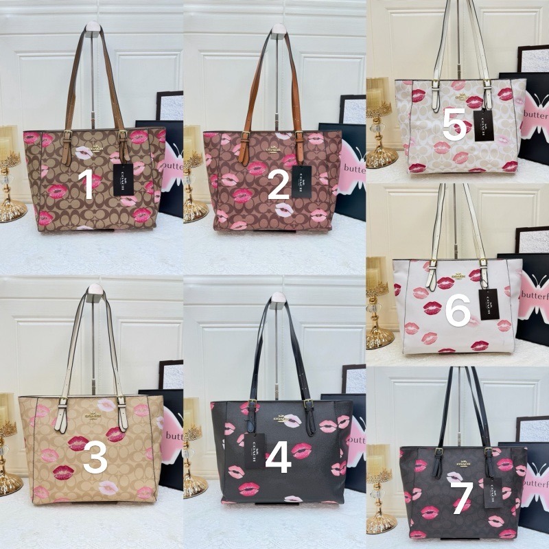 8942#Coach City Zip Tote (Lip Print)