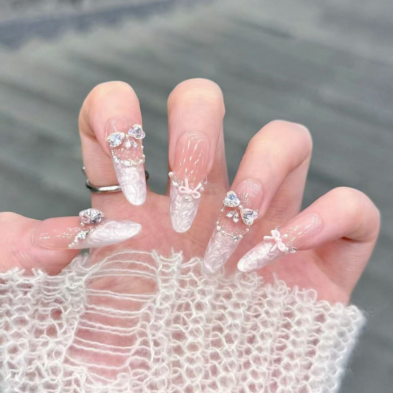 【Sweet Little Sister Liuli】Pure hand-worn nail Superior butterfly manicure French flash zircon pink diamond