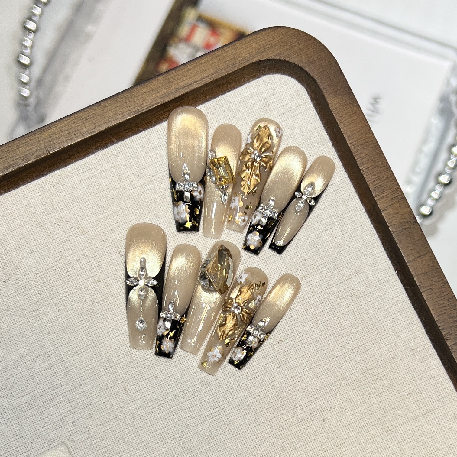 【Golden Autumn Flowers】Old money style advanced wear armor handmade hand-painted carved nail art zircon diamond