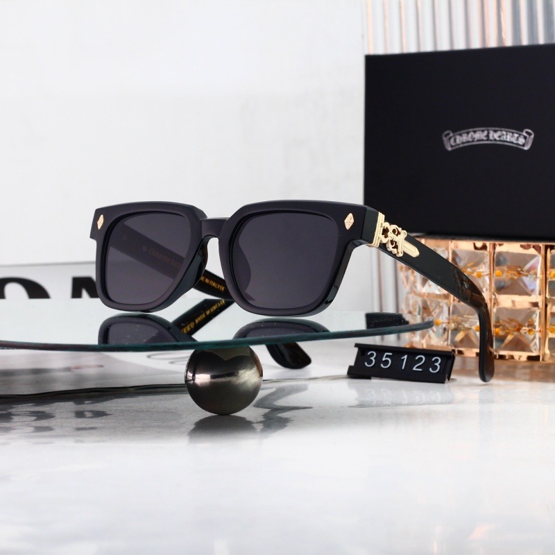 35123 P252328 Chrome Hearts Square Sunglasses