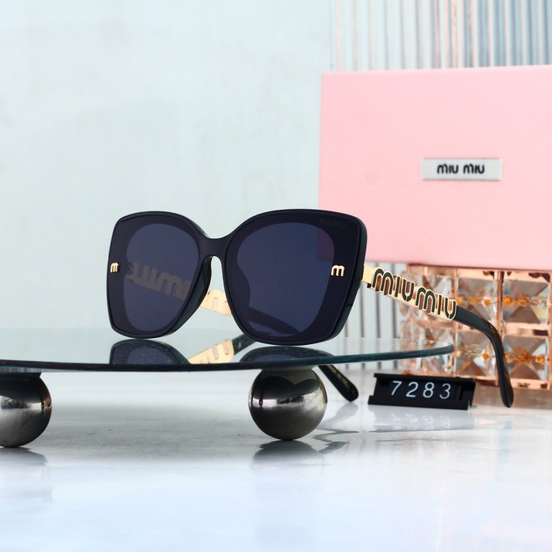 7283 P20232525 Miu Miu Oversized Cat‑Eye Sunglasses