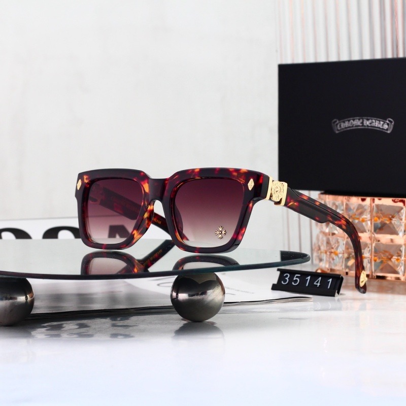 35141 P25232528 Chrome Hearts Tortoiseshell Square Sunglasses