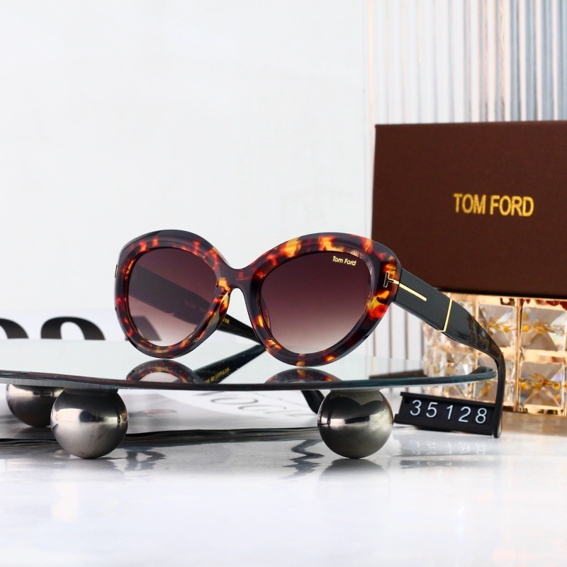33128 P20232525 Tom Ford Tortoiseshell Cat‑Eye Gradient Sunglasses