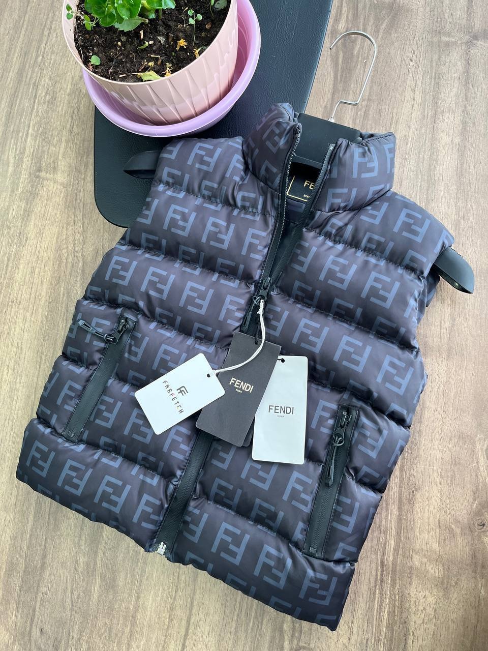 01106# designer Down vest