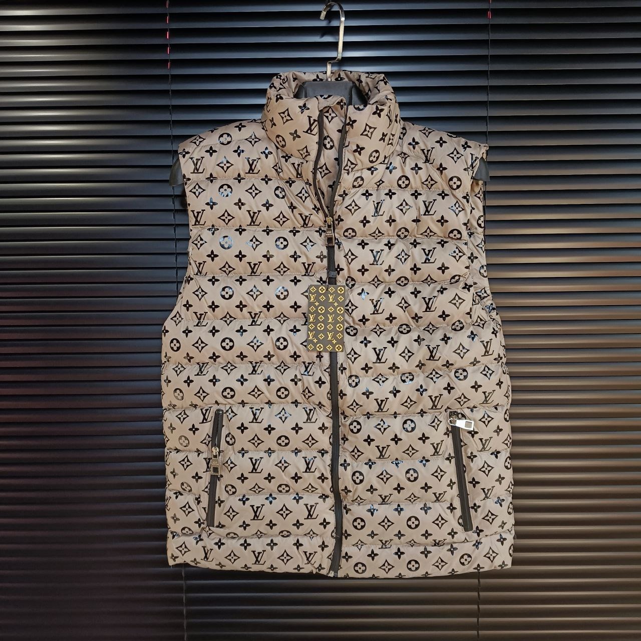 01106# designer Down vest