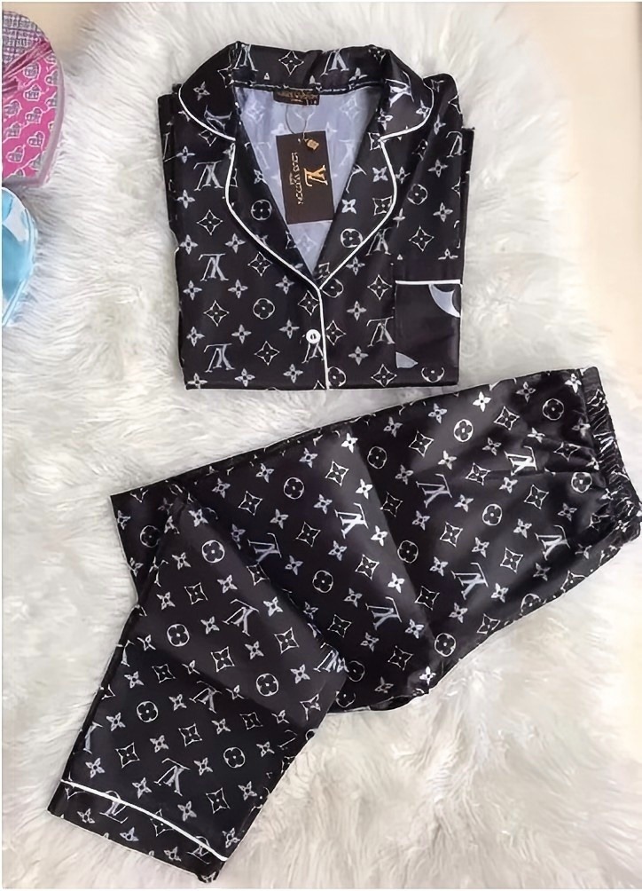 01112# long pajamas set