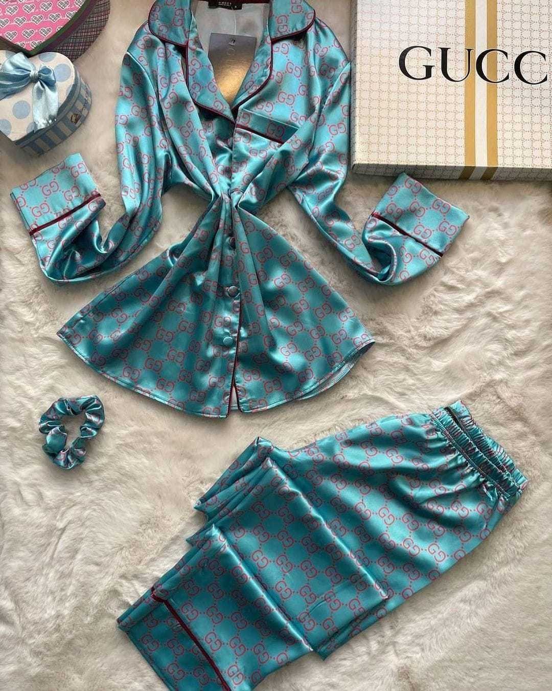 01112# long pajamas set