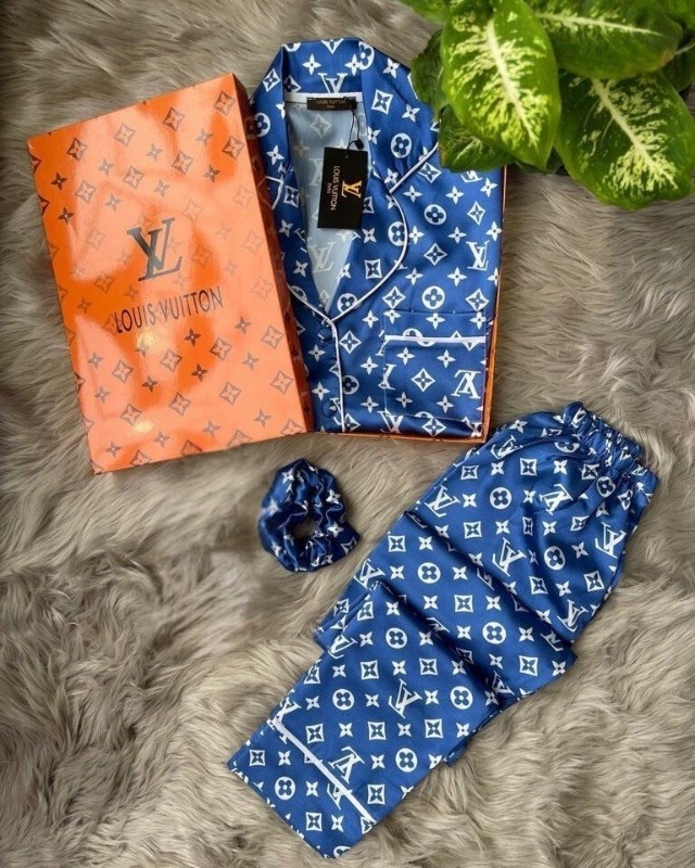 01112# long pajamas set