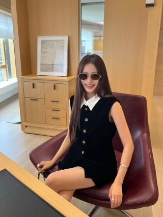 Gucci Black gold velvet vest