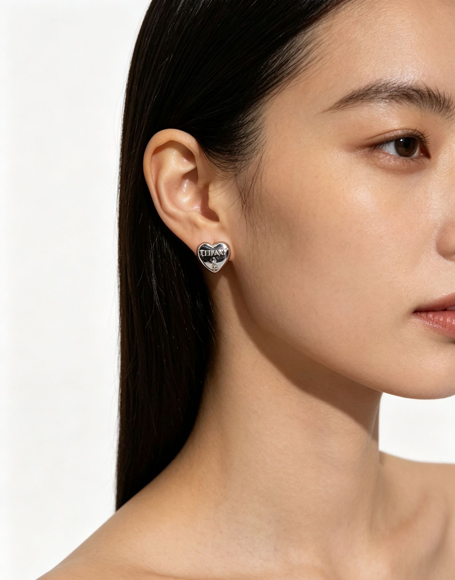 Korean minimalist heart t women's house letter earrings Lightweight Luxury Simple Versatile Earrings Wild commute