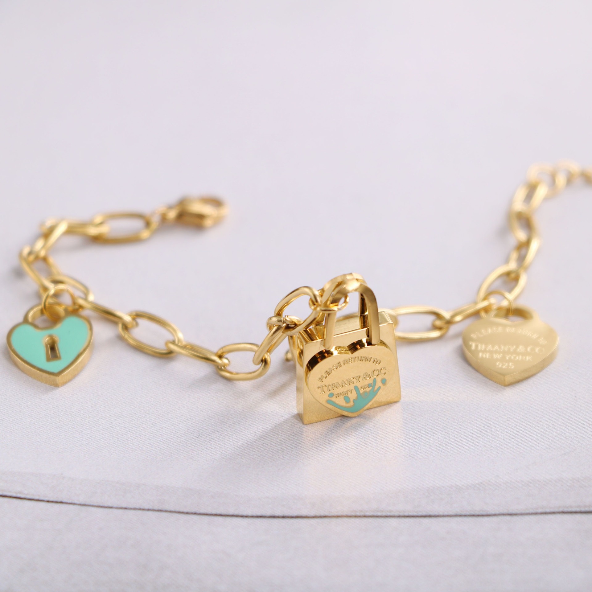 Tiffany Titanium steel French Elegance Classic Blue Drip Lock Heart Bracelet Women Sweet age-reducing style