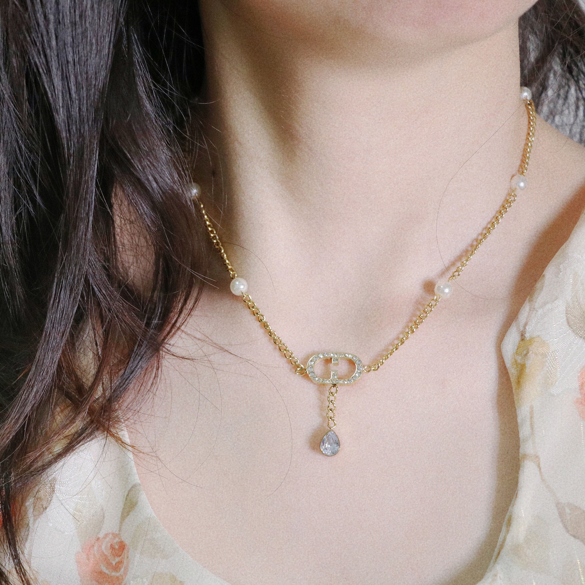 DIOR 18k Gold Titanium Steel French Elegance Pearl Full Diamond Letter Flute Water Drop Diamond Necklace Women Clavicle bracelet