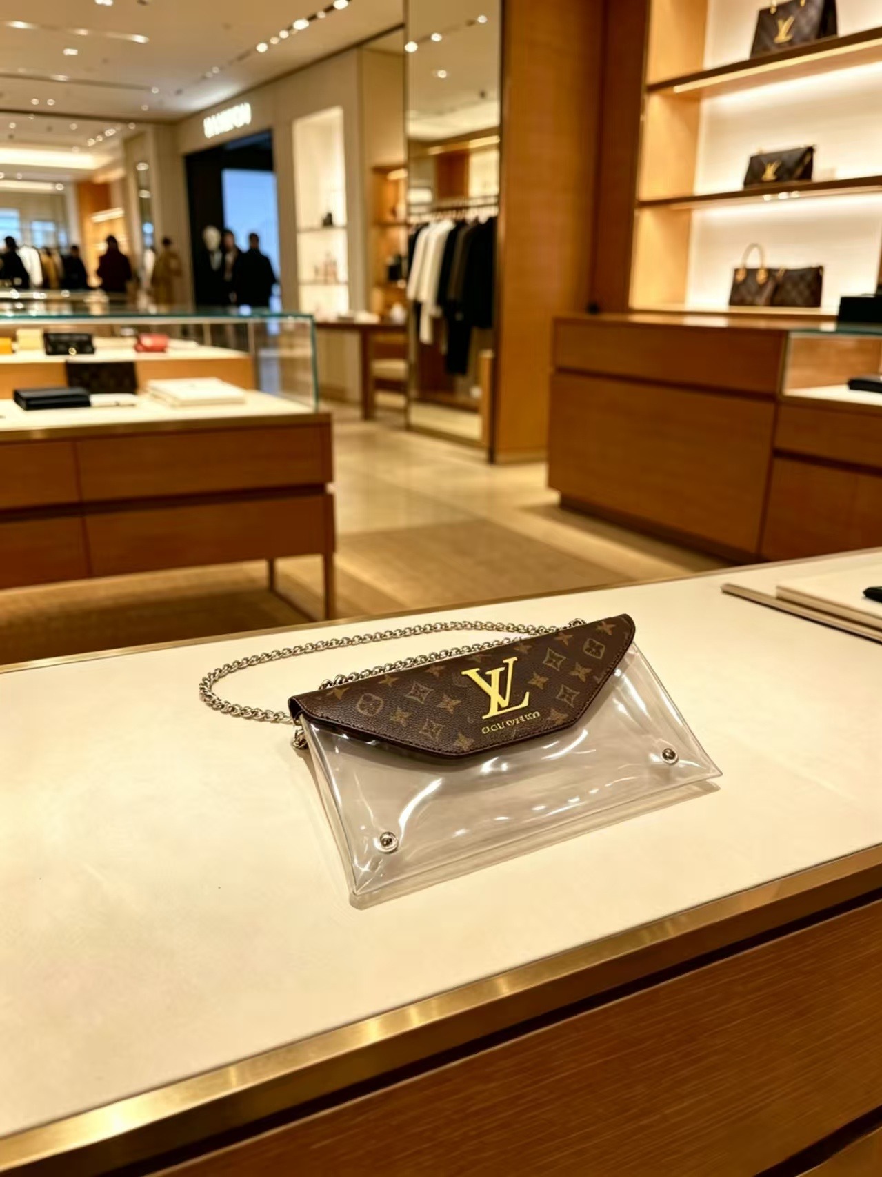 lv Envelope